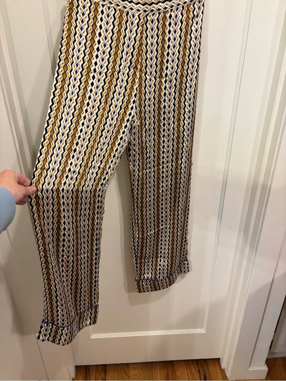 Women's Silk Graphic Print Pants in Navy & Mustard